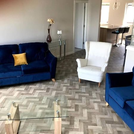 Stylish 3 Bed Apartment With Lough Atalia Views Galway Bagian luar foto