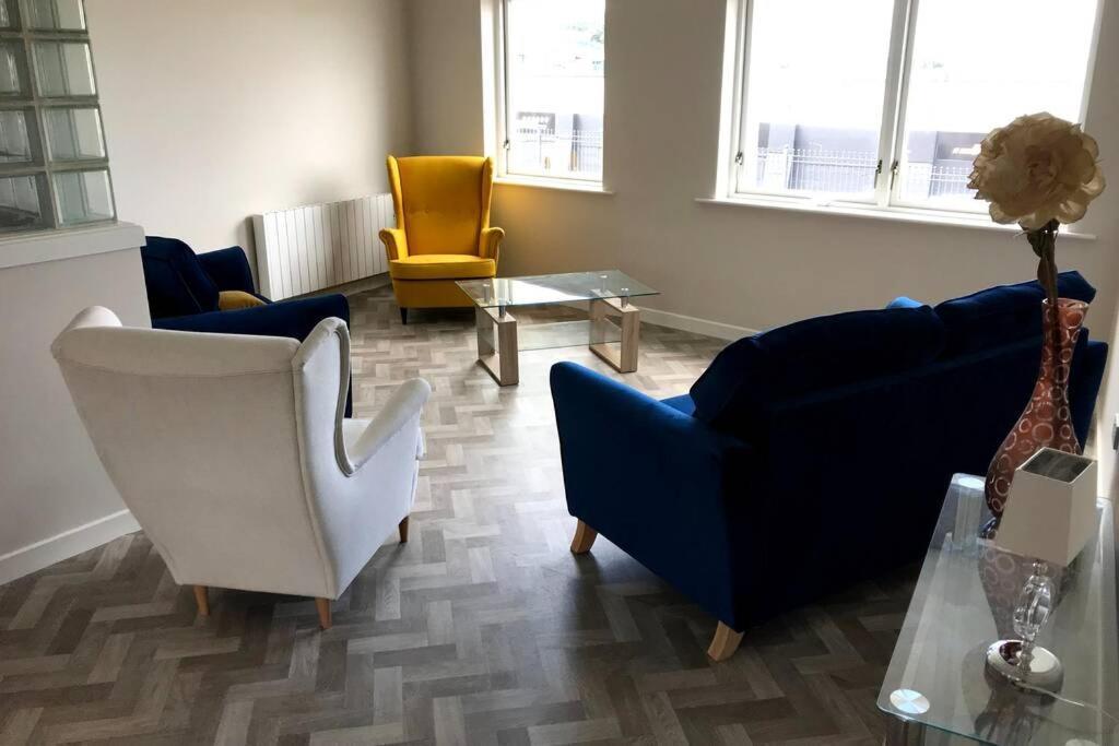 Stylish 3 Bed Apartment With Lough Atalia Views Galway Bagian luar foto